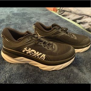 Black and White Bondi 7 Hoka Women’s 7.5